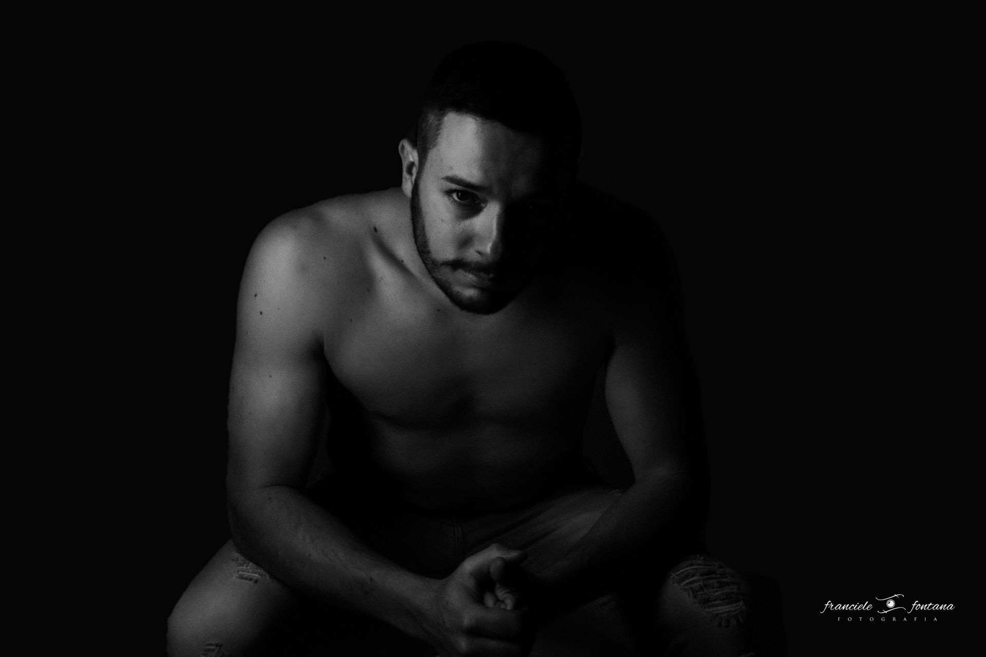 Foto ENSAIO FOTOGRÁFICO MASCULINO Foto ENSAIO FOTOGRÁFICO MASCULINO - Imagem 4
