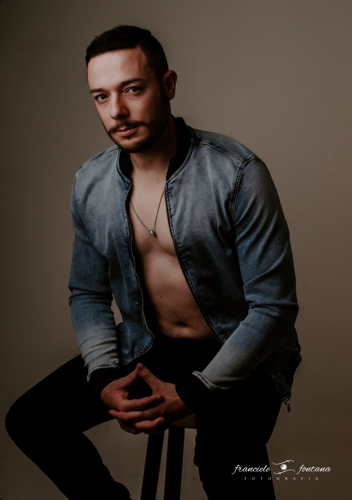 Foto ENSAIO FOTOGRÁFICO MASCULINO Foto ENSAIO FOTOGRÁFICO MASCULINO - Imagem 2