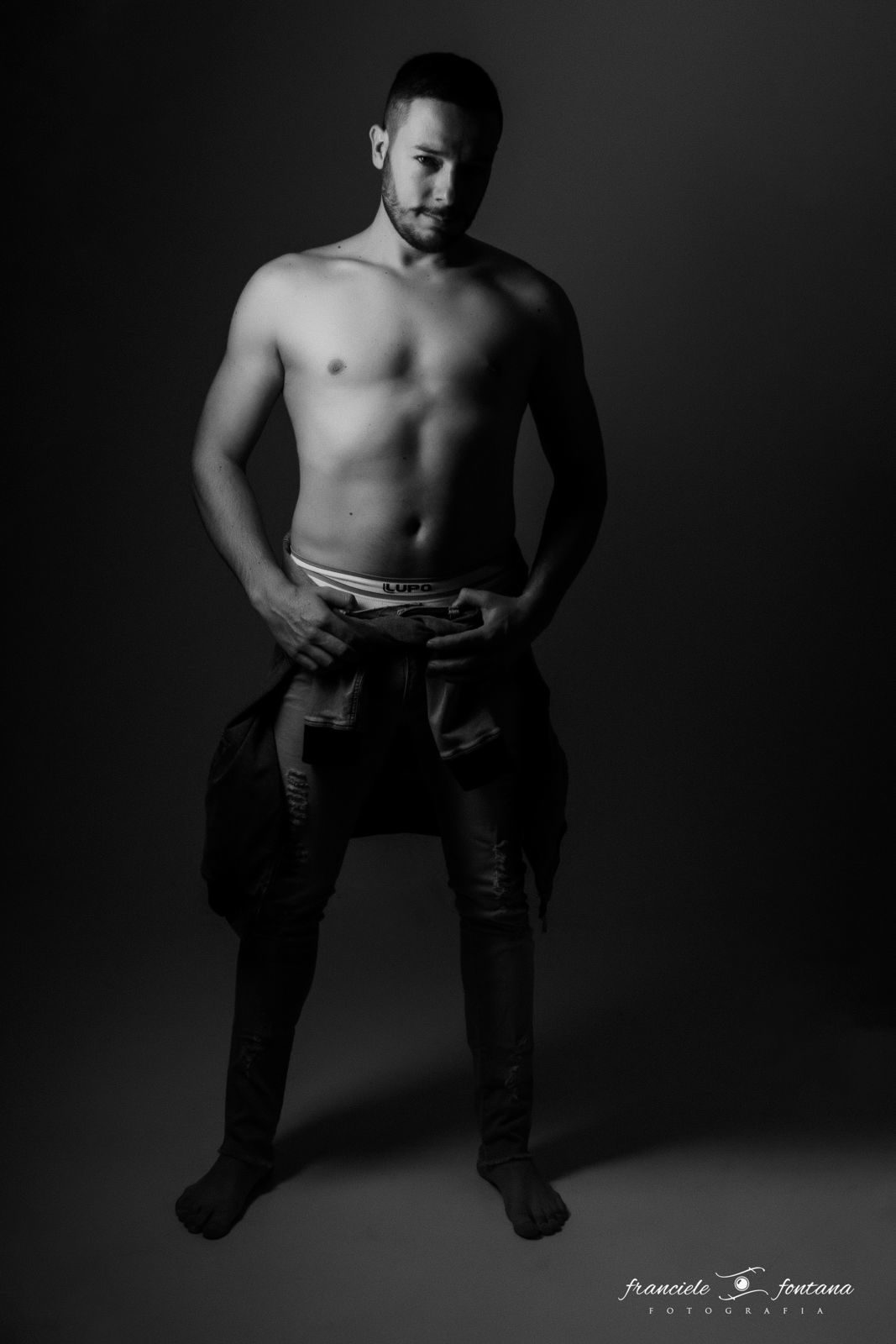 Foto ENSAIO FOTOGRÁFICO MASCULINO Foto ENSAIO FOTOGRÁFICO MASCULINO - Imagem 3